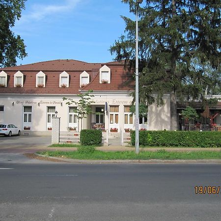 Goecsej Palatinus Etterem Es Panzio Apart otel Zalaegerszeg Dış mekan fotoğraf