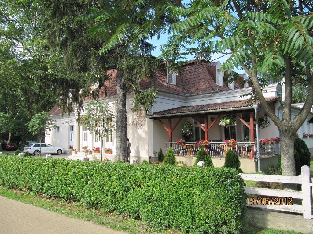 Goecsej Palatinus Etterem Es Panzio Apart otel Zalaegerszeg Dış mekan fotoğraf