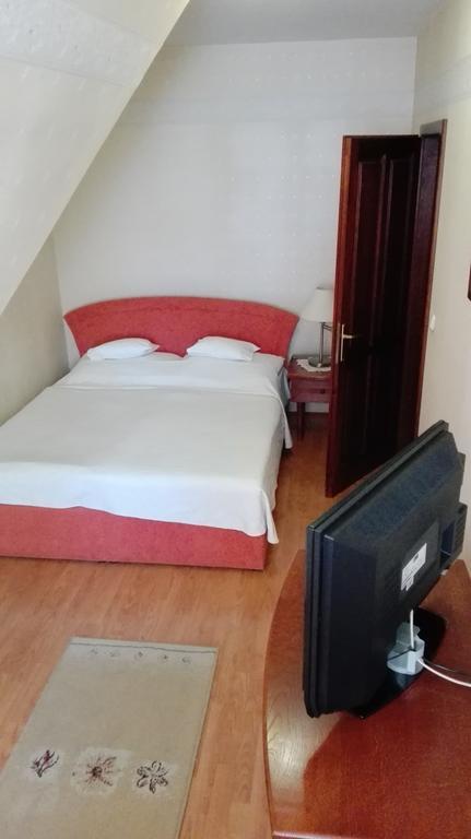 Goecsej Palatinus Etterem Es Panzio Apart otel Zalaegerszeg Dış mekan fotoğraf